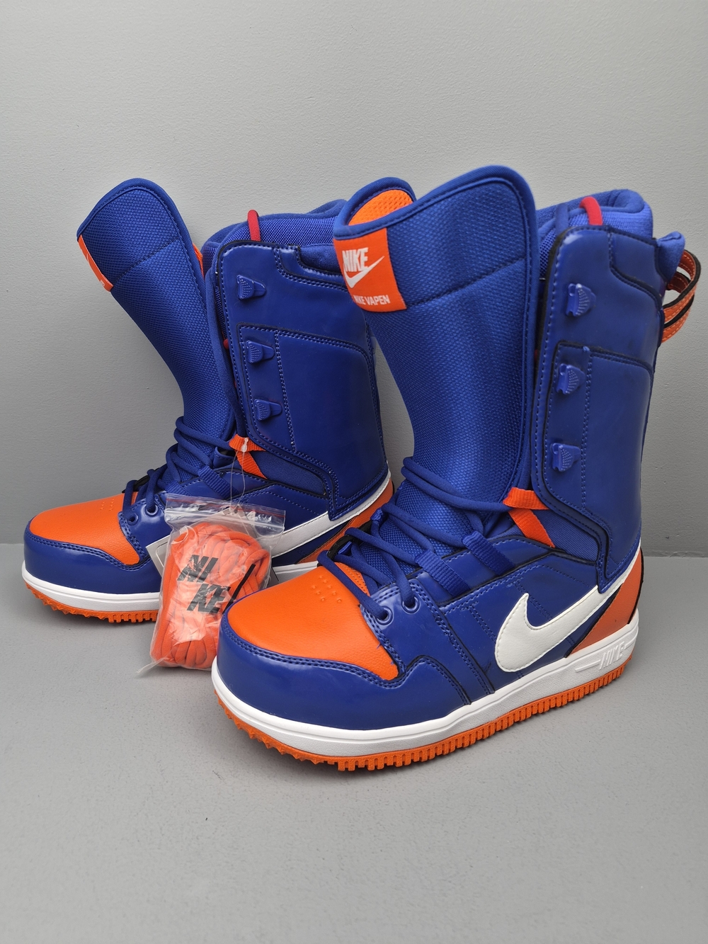 Nike Vapen Men’s Size 7.5 Snowboard Boots 447125-400 Orange Blue
